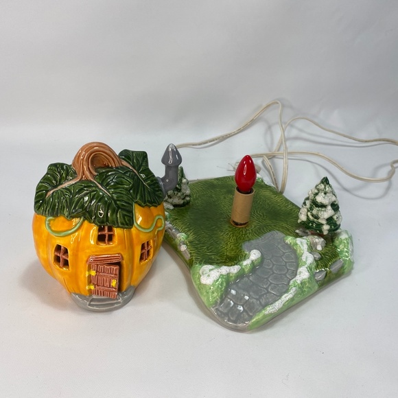 Vtg 2 Pc Scioto Molds Ceramic 1980/90s Pumpkin House Snowy Yard Trees w Light - Picture 8 of 16